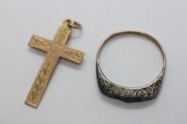 A LADY'S RING SET WITH WORN STONES (VERY POOR CONDITION),