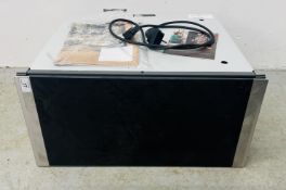A NEFF OVEN WARMING DRAWER - SOLD AS SEEN.