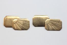 A PAIR OF 9CT GOLD GENTLEMAN'S CUFF LINKS.