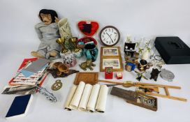 A GROUP OF COLLECTIBLES TO INCLUDE EPHEMERA, HIP FLASKS, STUDIO POTTERY, BELLEEK,