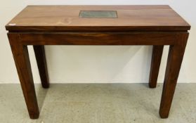 HARDWOOD HALL TABLE WITH CENTRAL STONE EFFECT SETTING, W 110CM.