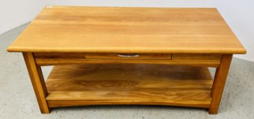 GOOD QUALITY MODERN SOLID OAK COFFEE TABLE WITH TWO DRAWERS, W 117CM X D 59CM X H 49CM.