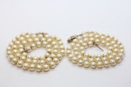 TWO SINGLE STRAND VINTAGE PEARL NECKLACES,