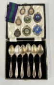 A CASED SET OF 6 SILVER TEASPOONS,