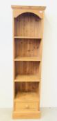 A MODERN HONEY PINE FOUR TIER FULL HEIGHT TOWER SHELF UNIT WITH DRAWER TO BASE, W 49CM, D 30CM,