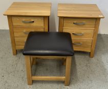 A PAIR OF MODERN OAK 3 DRAWER BEDSIDE CHESTS, W 52CM, D 40CM,