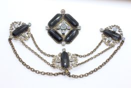TWO PIECES OF VINTAGE SAPHIRET SET JEWELLERY.