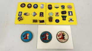 A GROUP OF ASSORTED VINTAGE ENAMEL BADGES RELATED TO HOLIDAY CAMPS TO INCLUDE MANY EXAMPLES RELATED