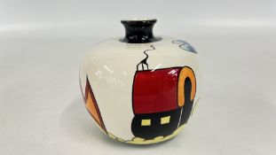 A 'LORNA BAILEY' 'RED RUTH' SQUAT VASE, BEARING SIGNATURE, H 11.5CM.
