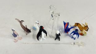 A GROUP OF 10 VINTAGE ART GLASS ANIMALS.