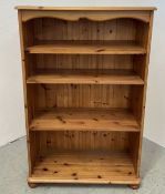 PINE 4 TIER BOOKSHELF, W 81CM X D 33CM X H 122CM.