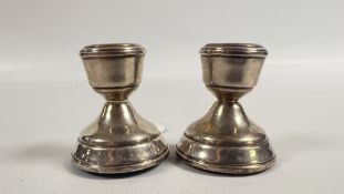 PAIR OF SILVER SQUAT CANDLESTICKS BIRMINGHAM 1971 HEIGHT 6.5CM.