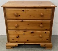 A MODERN HONEY PINE 3 DRAWER CHEST, W 76 X D 45 X H 74CM.