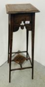 VINTAGE OAK ARTS & CRAFT STYLE PLANT STAND.