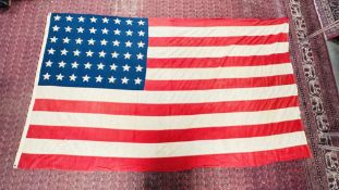 A VINTAGE LINEN UNITED STATES STARS & STRIPES FLAG STYLE D,