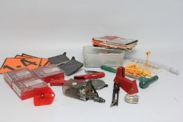 A GROUP OF RELOADING EQUIPMENT TO INCLUDE LEE CARBIDE DIE SETS, PRIMER SPARES, MEASURES,