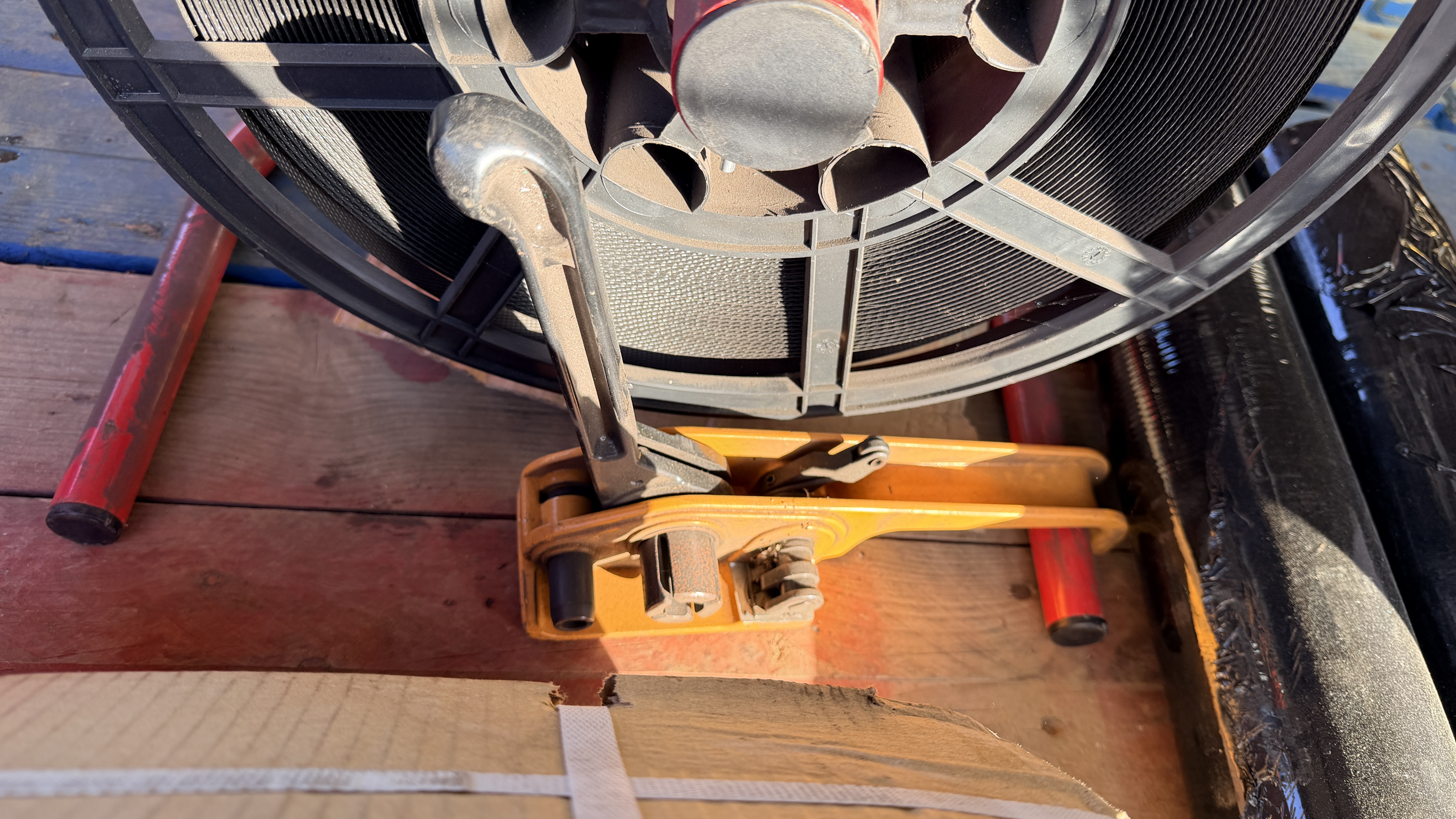 8 ROLLS OF BLACK PALLET WRAP, ROLL OF BA - Image 7 of 7