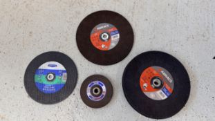 ASSORTMENT OF GRINDING / CUTTING DISCS I