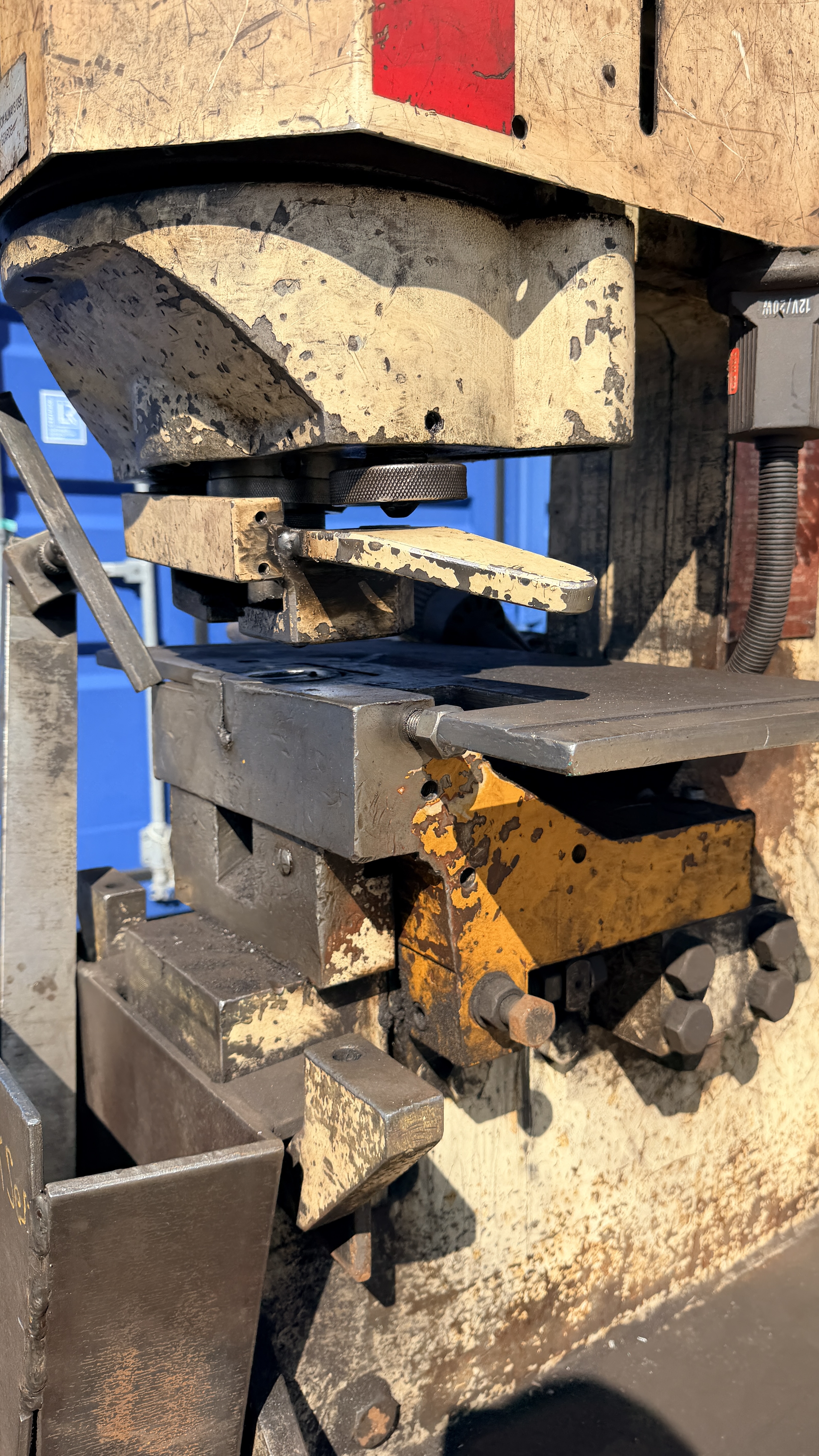 GEKA HYDRAULIC STEELWORKER / IRONWORKER - Image 12 of 19