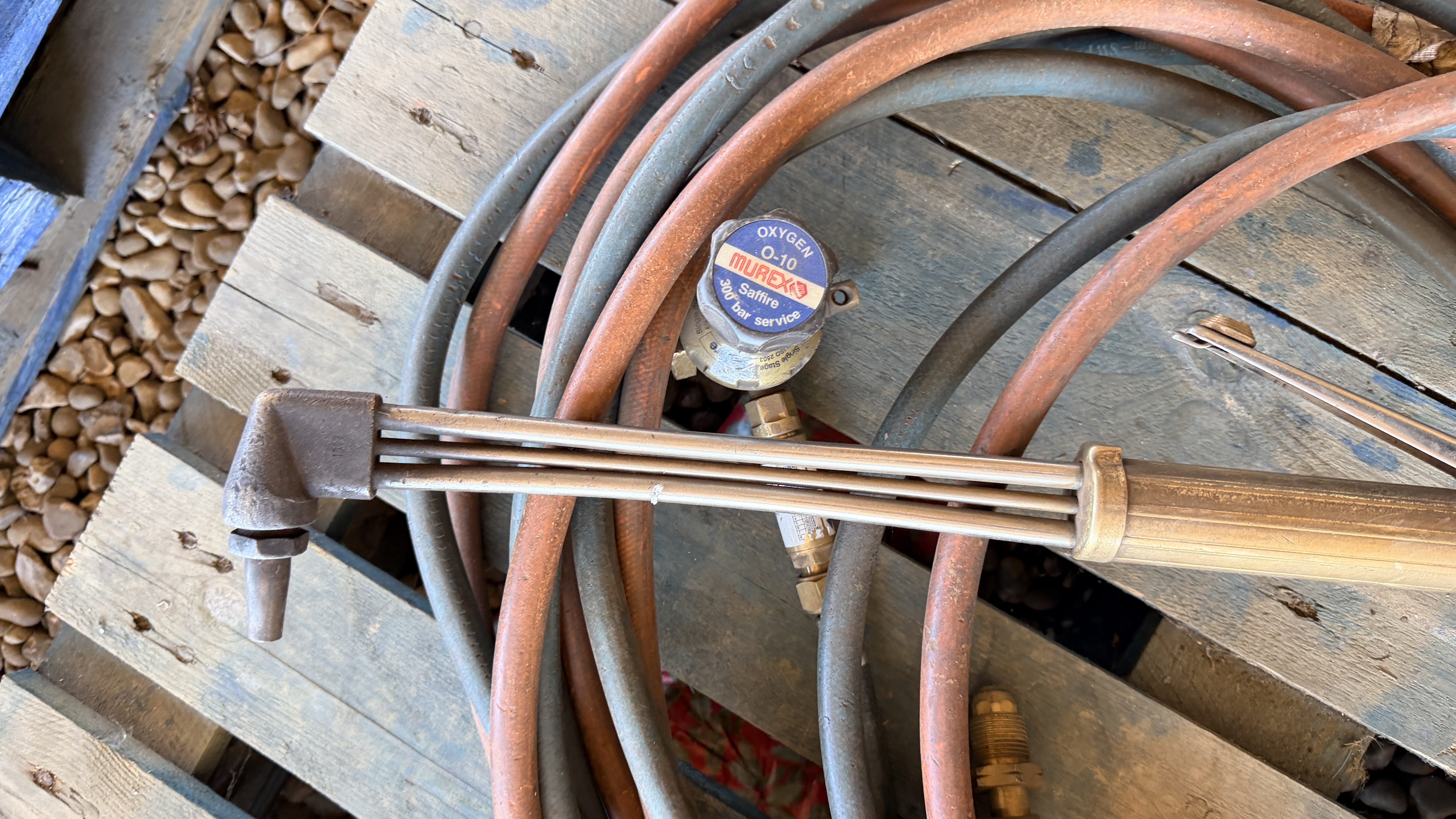 7 VARIOUS GAS CUTTING TORCHES WITH HOSE - Image 11 of 19
