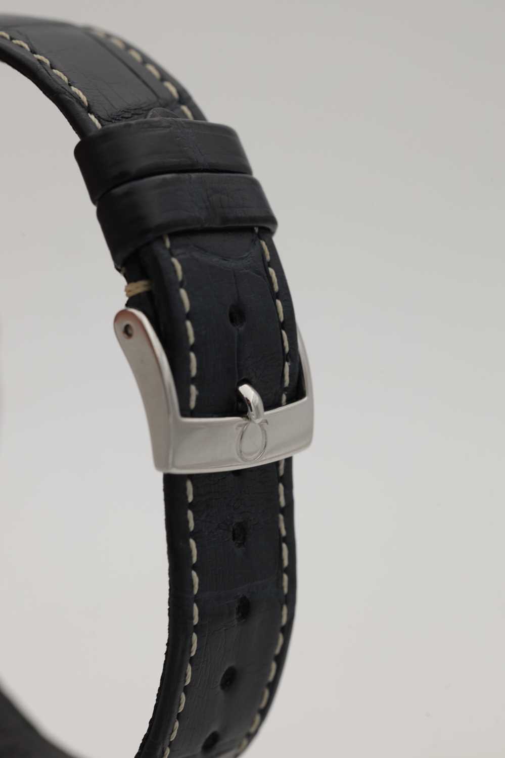 A GENTLEMAN'S OMEGA SPEEDMASTER CK2998 LIMITED EDITION STAINLESS STEEL CHRONOGRAPH WRISTWATCH - Image 8 of 11