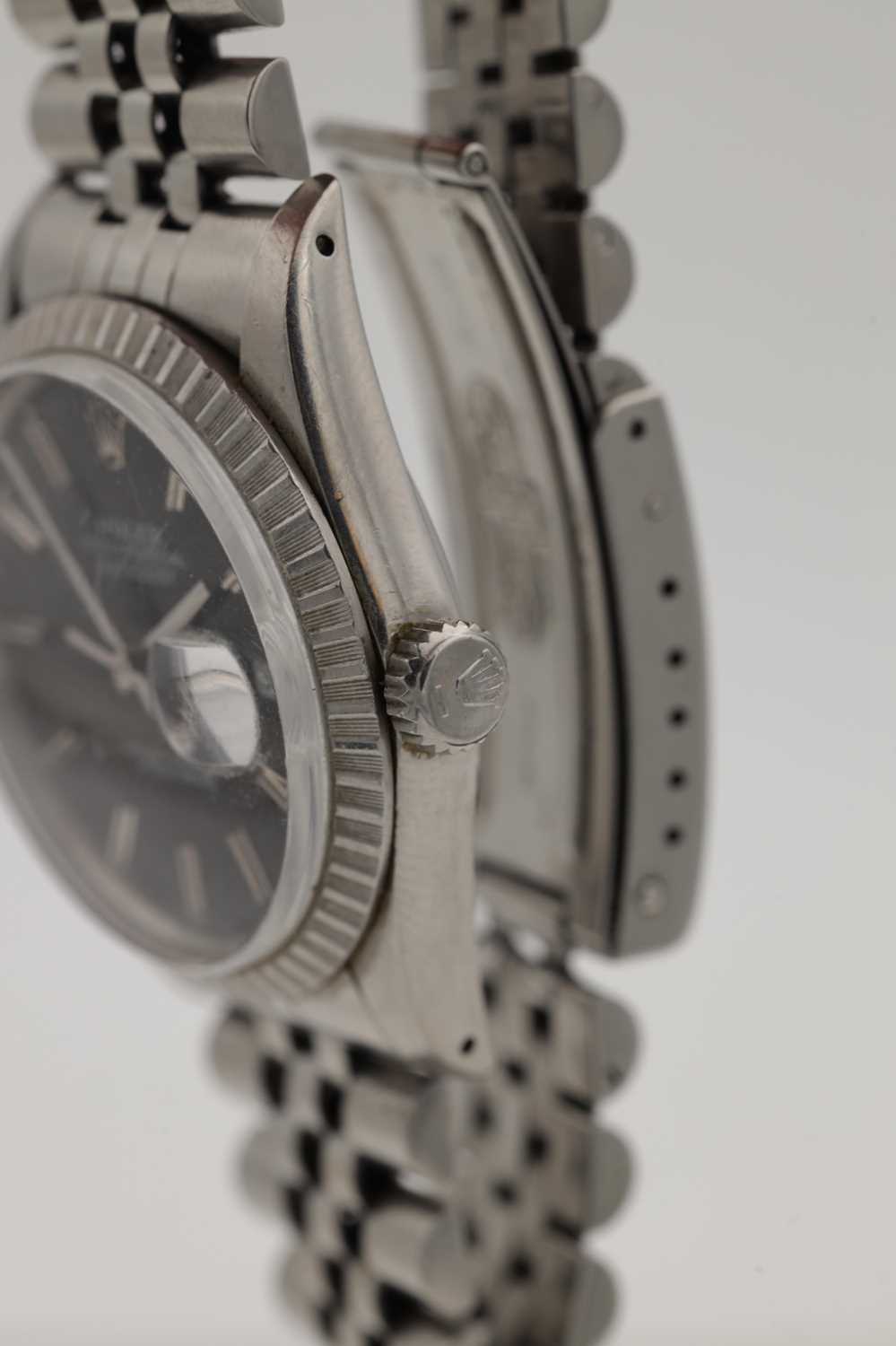 A GENTLEMAN'S ROLEX STAINLESS STEEL OYSTER PERPETUAL DATEJUST AUTOMATIC WRISTWATCH - Image 2 of 9