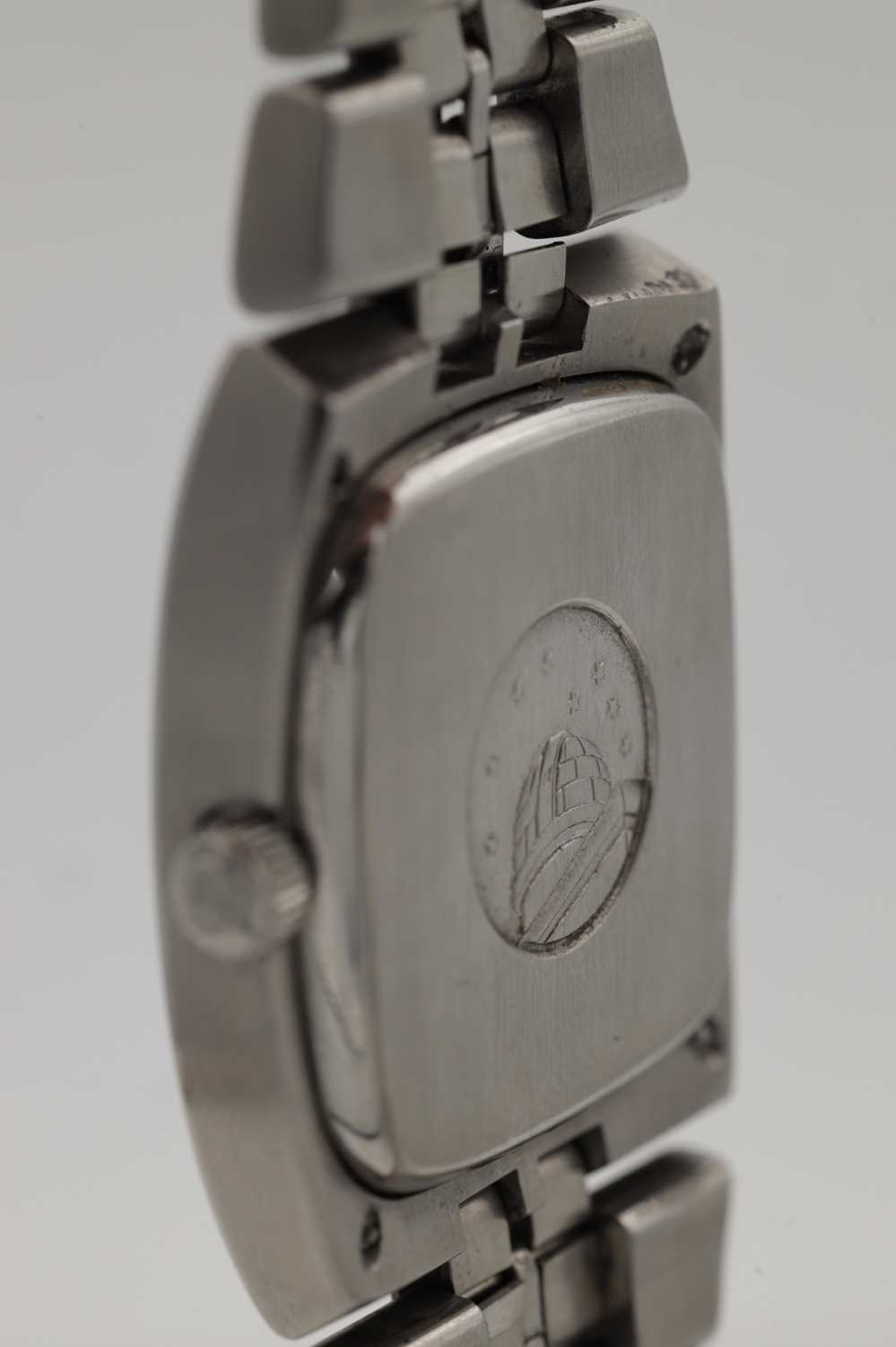 A 1970S STAINLESS STEEL OMEGA CONSTELLATION AUTOMATIC CHRONOMETER WRIST WATCH - Image 9 of 10