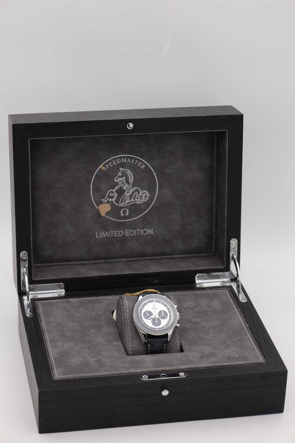 A GENTLEMAN'S OMEGA SPEEDMASTER CK2998 LIMITED EDITION STAINLESS STEEL CHRONOGRAPH WRISTWATCH - Image 5 of 11