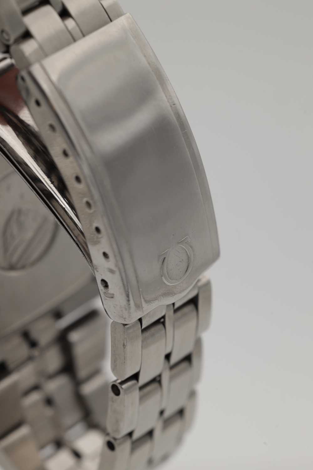 A 1970S STAINLESS STEEL OMEGA CONSTELLATION AUTOMATIC CHRONOMETER WRIST WATCH - Image 7 of 10