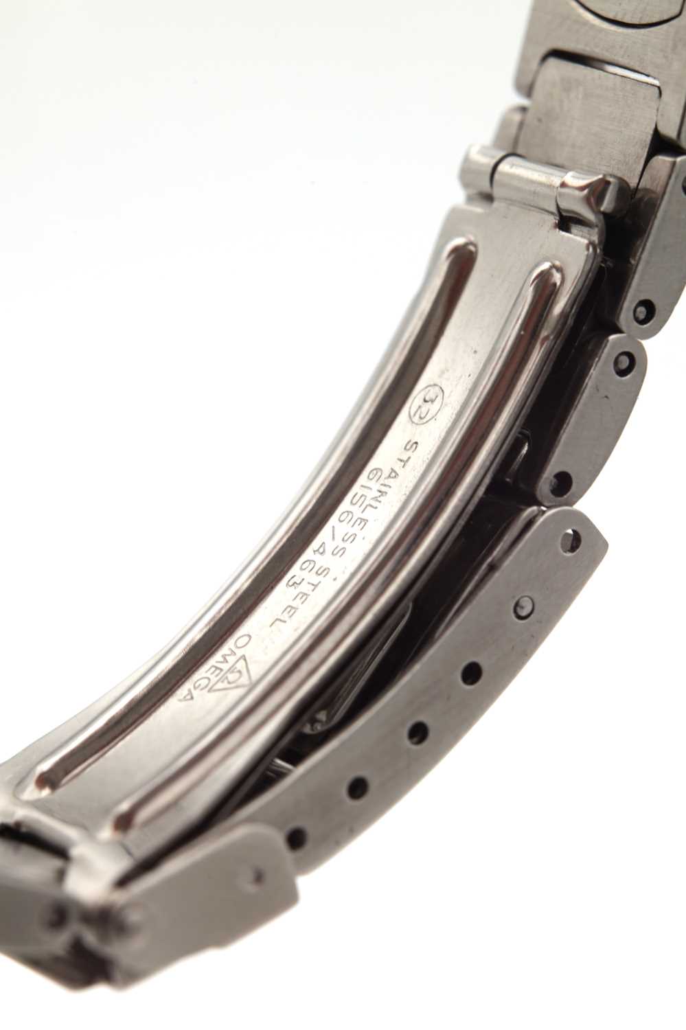 A LADIES STAINLESS STEEL OMEGA SEAMASTER PROFESSIONAL WRIST WATCH - Image 3 of 5