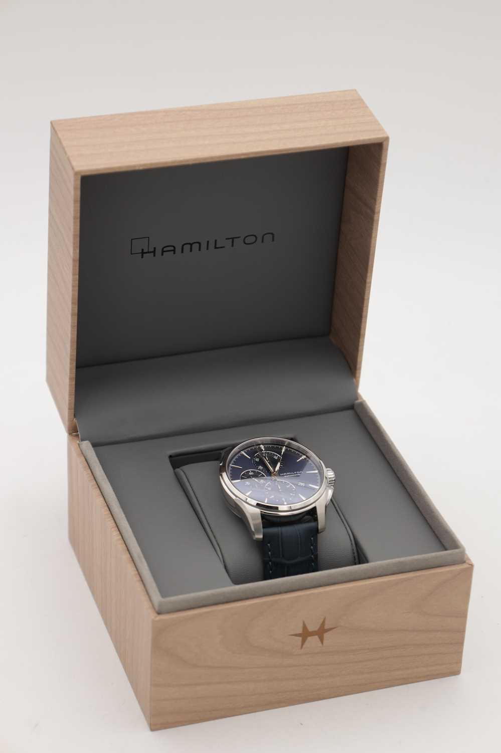 A GENTLEMAN'S STAINLESS STEEL HAMILTON JAZZMASTER CHRONOGRAPH AUTOMATIC WRIST WATCH - Image 5 of 12