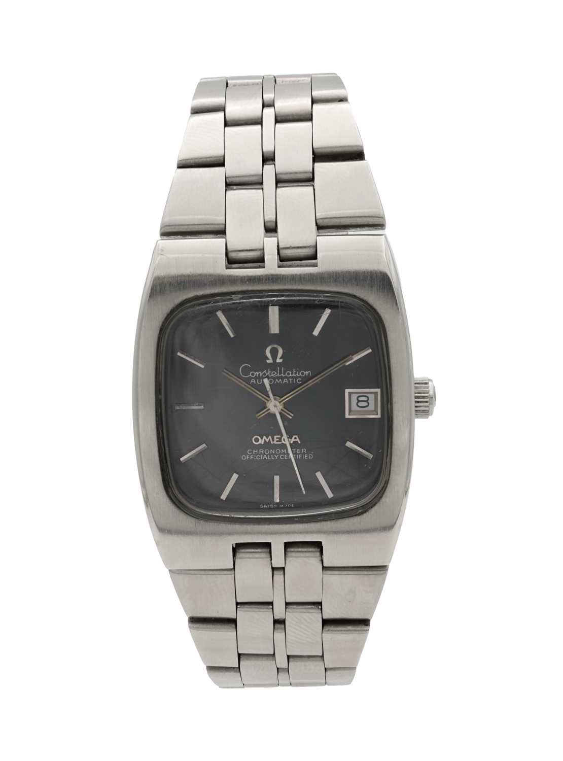 A 1970S STAINLESS STEEL OMEGA CONSTELLATION AUTOMATIC CHRONOMETER WRIST WATCH
