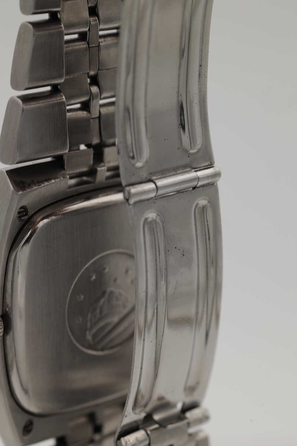A 1970S STAINLESS STEEL OMEGA CONSTELLATION AUTOMATIC CHRONOMETER WRIST WATCH - Image 8 of 10