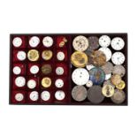 A COLLECTION OF 18TH AND 19TH CENTURY SWISS AND FRENCH BRASS AND ENAMEL POCKET WATCH MOVEMENTS AND D