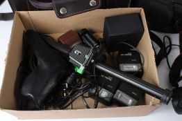 A LARGE QUANTITY OF CAMERA EQUIPMENT TO INCLUDE A SONY N50 DSLR CAMERA, 12 Minolta lenses, Sony