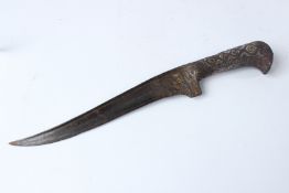 AN 18TH - 19TH CENTURY INDIAN SILVER AND GOLD INLAID DAGGER. 32cms long.
