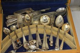 Part canteen of cutlery and a cased set of grapefruit spoons.