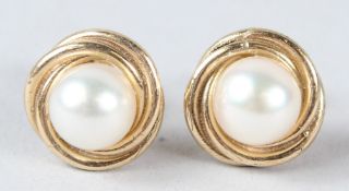 A PAIR OF 9CT YELLOW GOLD, PEARL AND DIAMOND EAR STUDS.