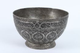 A FINELY ENGRAVED PERSIAN 19TH CENTURY QAJAR TINNED COPPER BOWL. 18cms diameter.