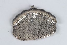 AN EDWARDIAN FILIGREE EVENING BAG.