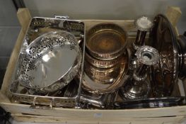 A quantity of plated items.