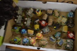 Miscellaneous collectables to include dolls.