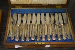 A canteen of cutlery.