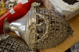 A pineapple shaped light fitting.