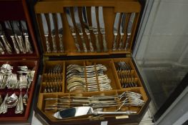 Canteen of cutlery.