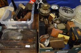 Miscellaneous collectables.