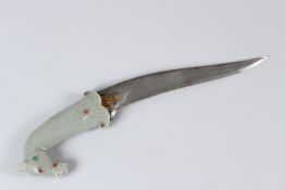 AN OTTOMAN KHANJAR DAGGER, with carved agate handle in the form of a horses head, inset with