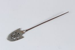 A SAMURAI STEEL ARROWHEAD, with pierced decoration. 26.5cms long.