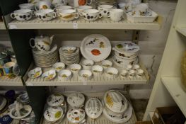 A large quantity of Royal Worcester Evesham Wild Harvest and other oven to tableware.