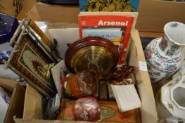 Miscellaneous collectables.